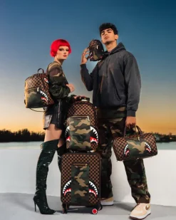 EXTERIOR GOLD ZIP POCKET SHARKS IN PARIS SAVAGE BACKPACK