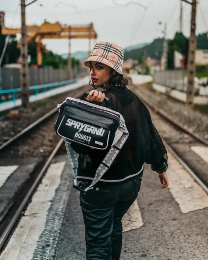 SWERVE CARGO CROSSBODY