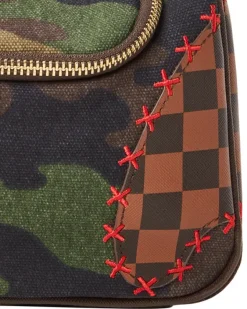 THE PARADOXX SHARK TOILETRY BAG
