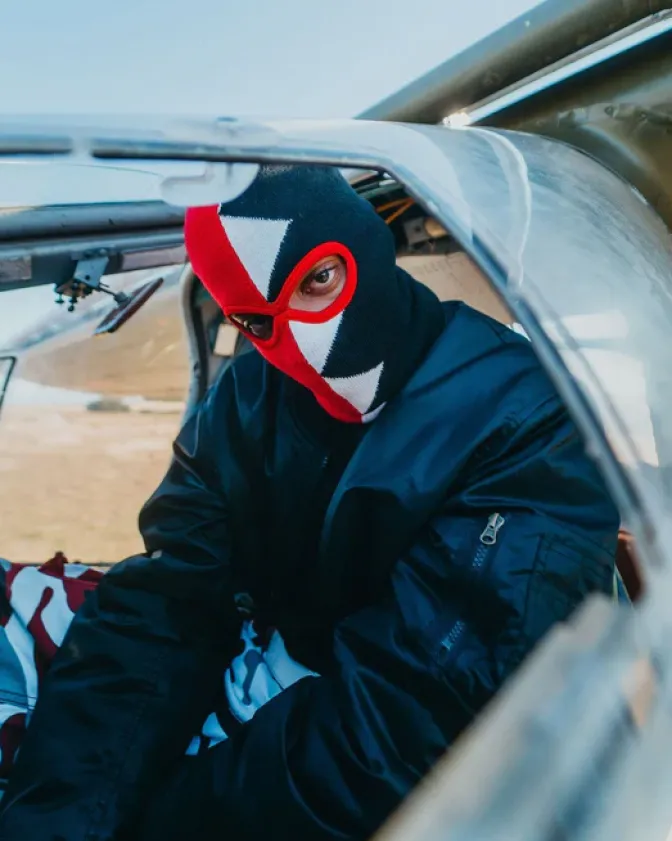 VERTICAL SHARK SKI MASK